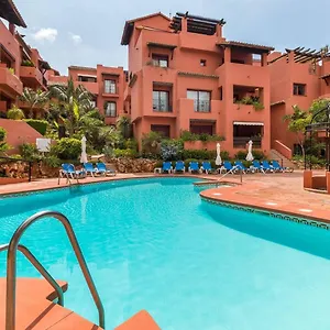 Apartment Beachfront, 3Pools, King Bed, Free Gymparking, Marbella